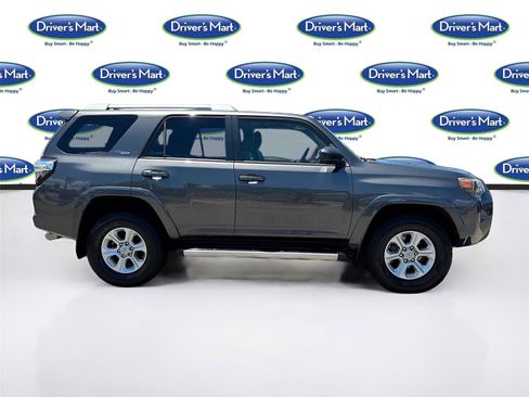 Used 2016 Toyota 4Runner SR5 AWD/4WD image 8