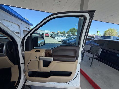 Used 2019 Ford F150 Lariat w/ Equipment Group 501A Mid AWD/4WD image 15