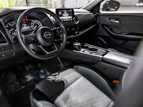 Used 2023 Nissan Rogue SV image 11