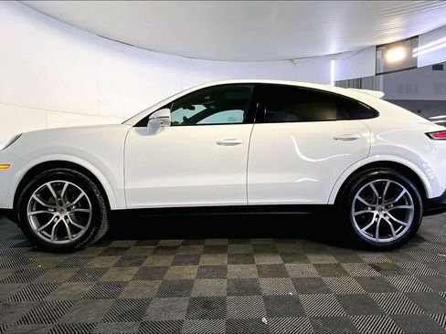 Used 2024 Porsche Cayenne Coupe image 2