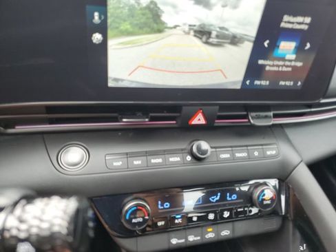 Used 2025 Hyundai Elantra SEL FWD image 26