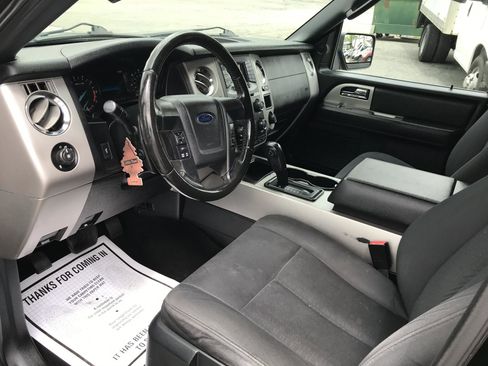 Used 2017 Ford Expedition XLT AWD/4WD image 9