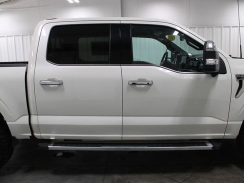 Used 2023 Ford F150 Lariat w/ Trailer Tow Package image 11