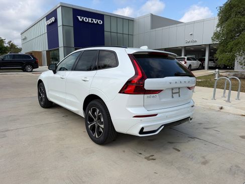 New 2026 Volvo XC60 B5 Core AWD/4WD image 4
