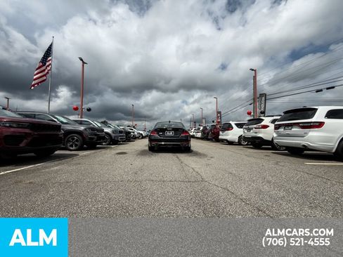 Used 2021 Genesis G70 3.3T image 6
