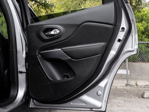 Used 2022 Jeep Cherokee Limited w/ Elite Package image 58