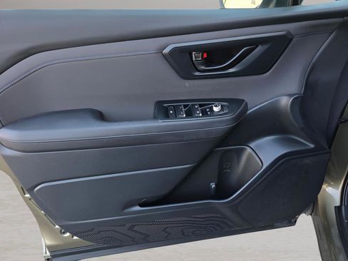 Used 2025 Subaru Forester Premium w/ Convenience Package #1 image 17