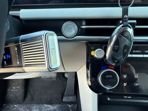 New 2026 Hyundai Tucson Limited image 30