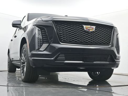 New 2026 Cadillac Escalade ESV Platinum Sport w/ LPO, Floor Liner Package AWD/4WD image 22