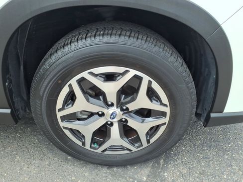 Certified 2023 Subaru Forester Premium AWD/4WD image 7