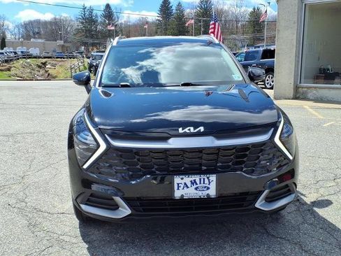 Used 2024 Kia Sportage EX AWD/4WD image 2