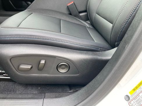 New 2026 Chevrolet Equinox EV LT image 10