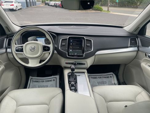 Used 2018 Volvo XC90 T6 Momentum w/ Convenience Package AWD/4WD image 19