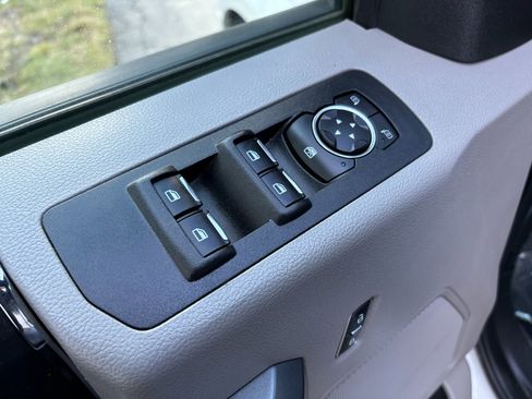 Used 2017 Ford F150 XLT image 37