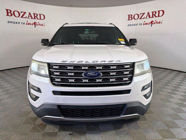 Used 2017 Ford Explorer XLT w/ Equipment Group 202A FWD image 2