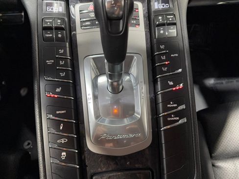 Used 2014 Porsche Panamera S image 35