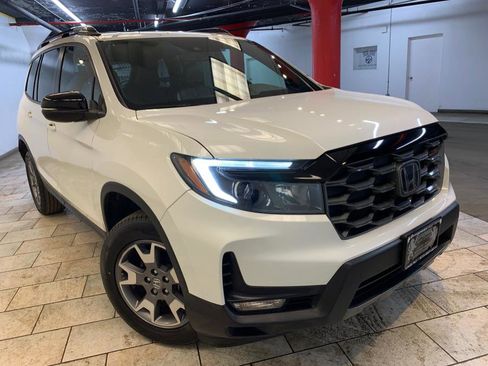 Used 2022 Honda Passport TrailSport image 3