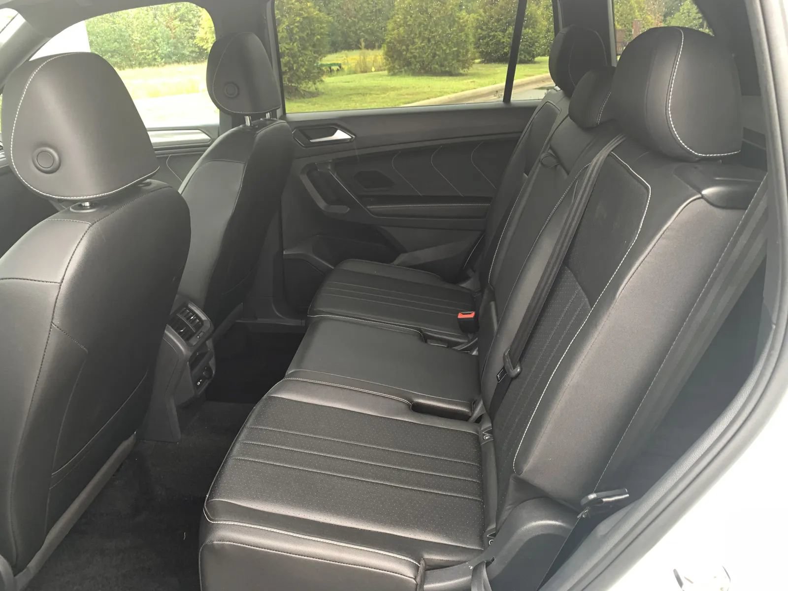 Used 2023 Volkswagen Tiguan SE R-Line FWD image 27
