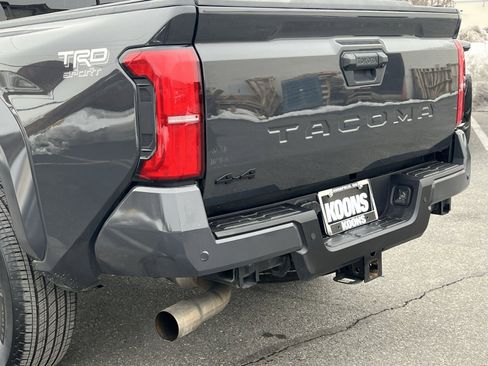 Used 2024 Toyota Tacoma TRD Sport image 27