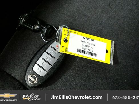 Used 2024 Nissan Altima 2.5 SV FWD image 34