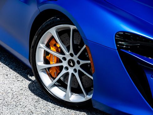 Used 2023 McLaren Artura PERFORMANCE image 42