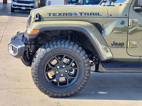 New 2026 Jeep Gladiator Sport image 10