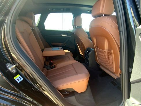 Used 2024 Audi Q5 2.0T Premium w/ Convenience Package image 17