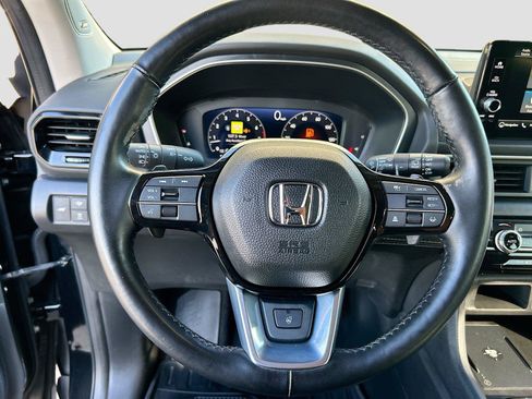 Used 2023 Honda Pilot Elite image 38