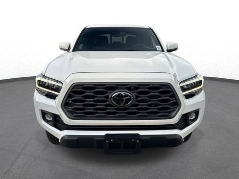 Used 2022 Toyota Tacoma TRD Off-Road w/ Technology Package AWD/4WD image 8