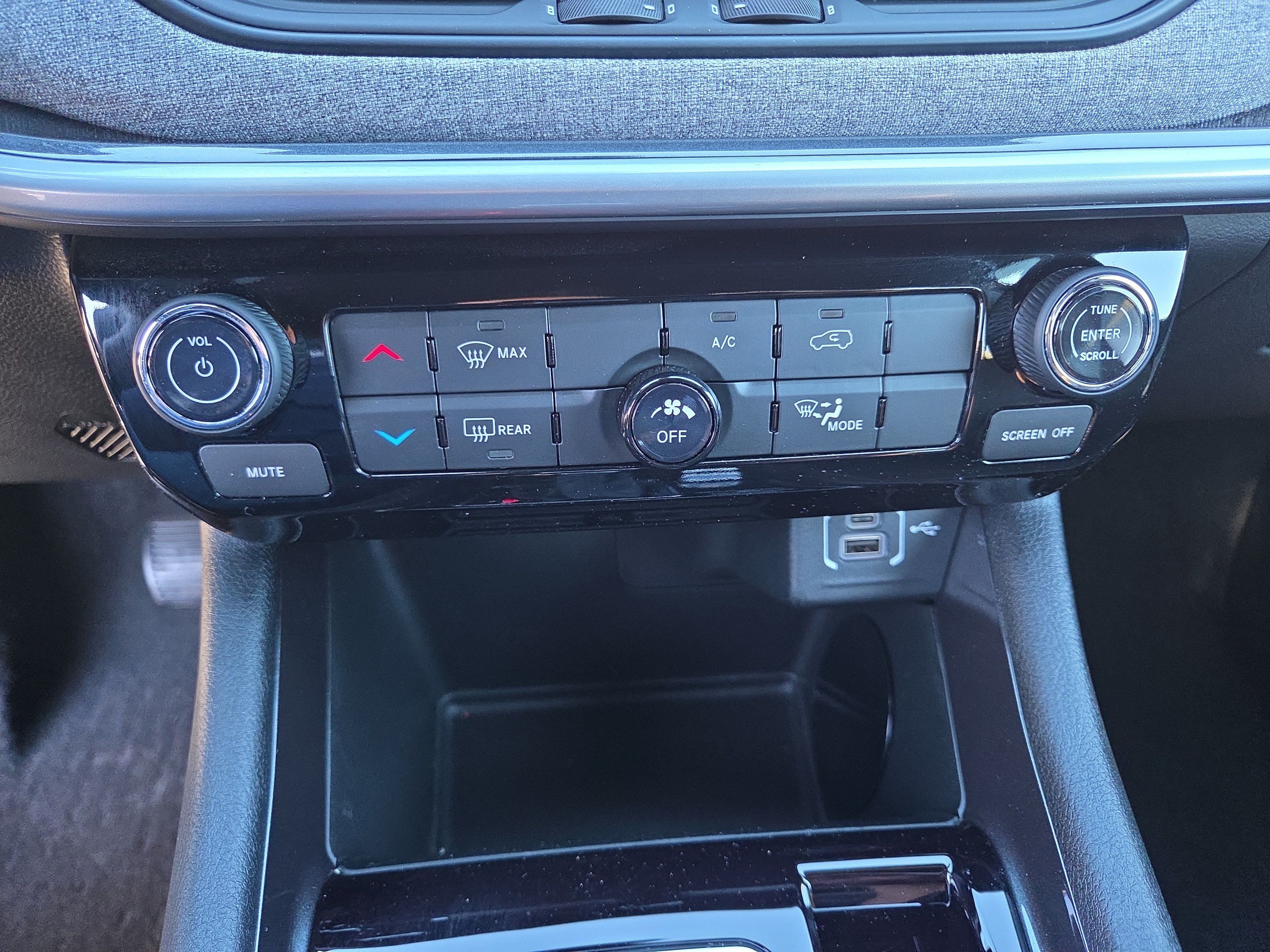 Certified 2024 Jeep Compass Latitude AWD/4WD image 27