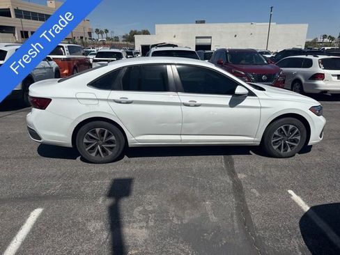 Certified 2023 Volkswagen Jetta S image 3