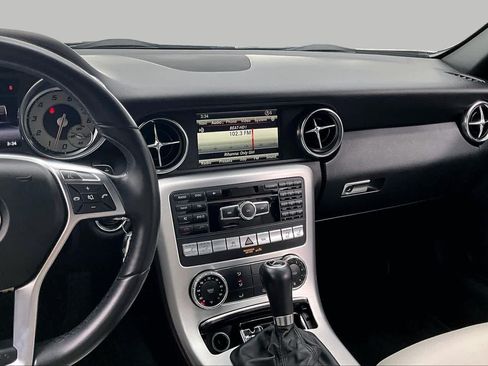 Used 2014 Mercedes-Benz SLK 350 image 7