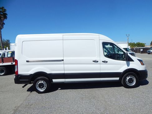 Used 2020 Ford Transit 250 Medium Roof w/ Load Area Protection Package image 9