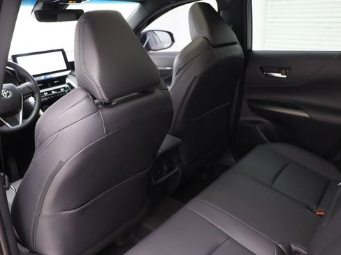 Used 2024 Toyota Venza Nightshade image 12