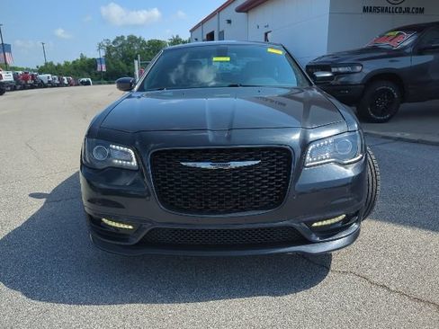 Certified 2018 Chrysler 300 S w/ 300S Premium Group RWD image 4