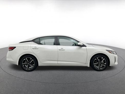Used 2025 Nissan Sentra SV FWD image 10