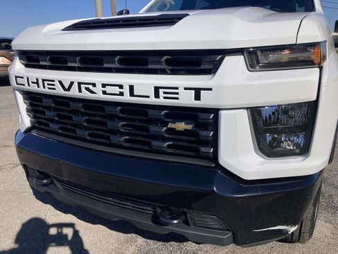 Used 2023 Chevrolet Silverado 2500 Custom image 9