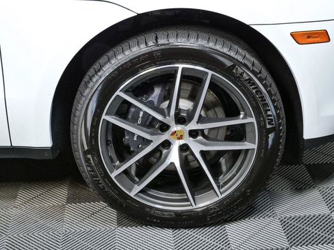 Certified 2026 Porsche Macan Turbo AWD/4WD image 38