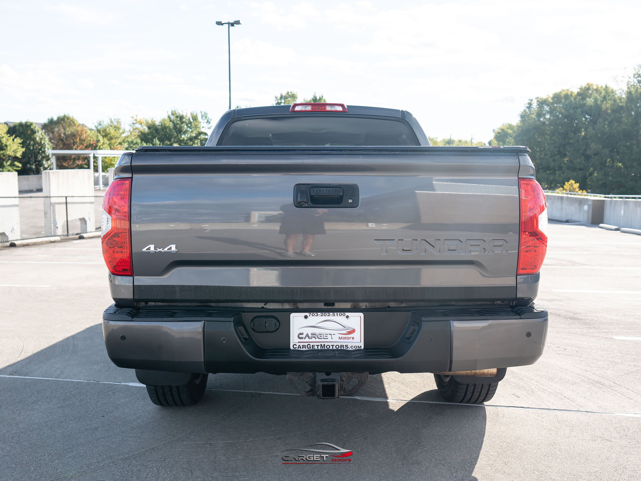 Used 2015 Toyota Tundra Limited w/ Limited Premium Package AWD/4WD image 6