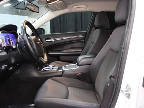 Used 2019 Chrysler 300 Touring w/ Sport Appearance Package image 11