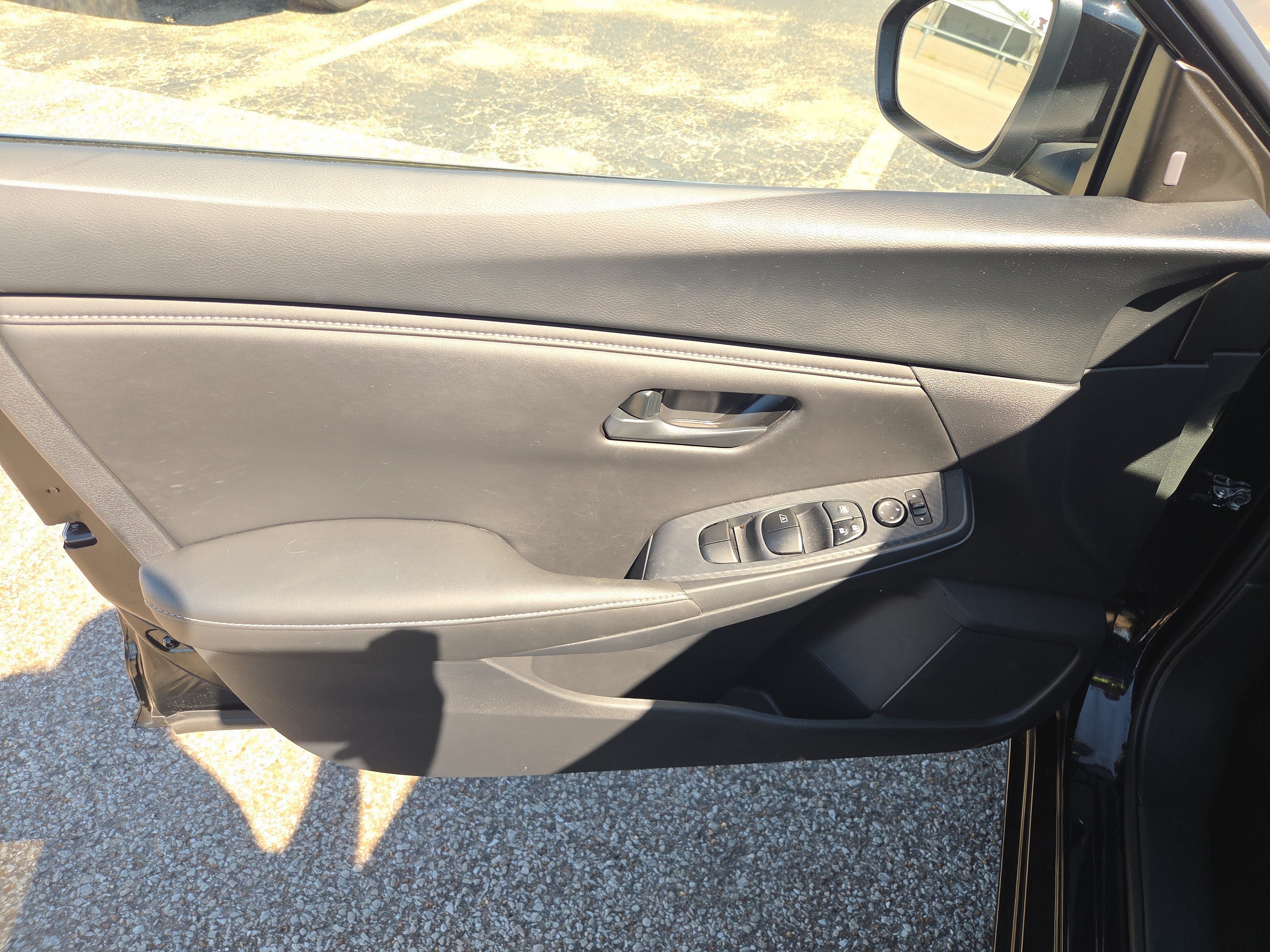 Used 2025 Nissan Sentra S FWD image 6