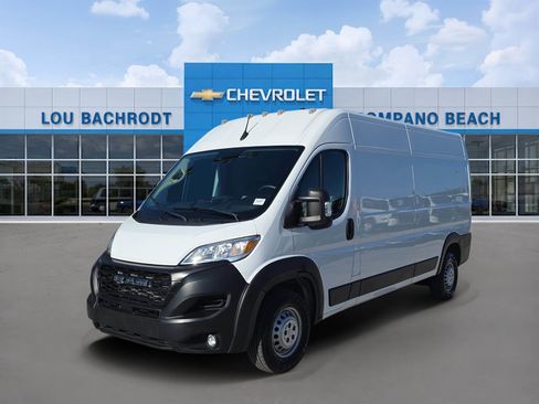Used 2025 RAM ProMaster 2500 w/ Convenience Group FWD image 3
