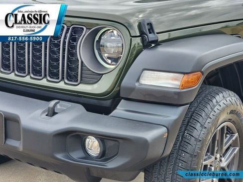 Used 2024 Jeep Wrangler Unlimited Sport AWD/4WD image 11