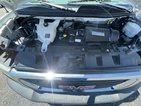 Used 2019 GMC Savana 2500 w/ Driver Convenience Package RWD image 33