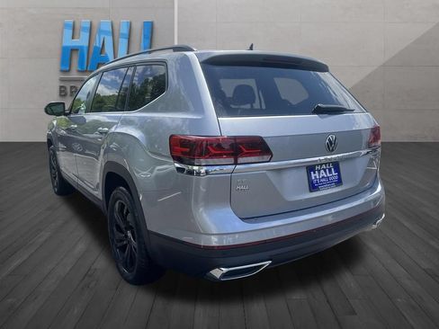 Certified 2023 Volkswagen Atlas SE w/ Black Wheel Package AWD/4WD image 4
