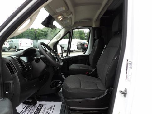 Used 2025 RAM ProMaster 2500 w/ U-Haul Equipment Group FWD image 17