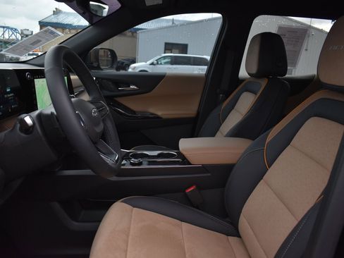 Used 2025 Chevrolet Equinox ACTIV w/ Safety and Technology Package image 14