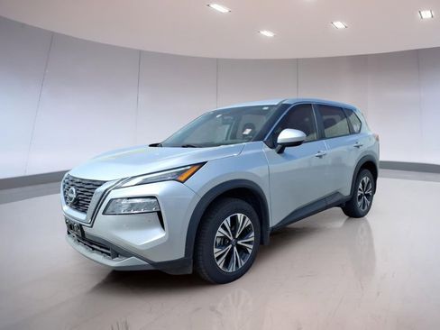 Used 2023 Nissan Rogue SV image 7