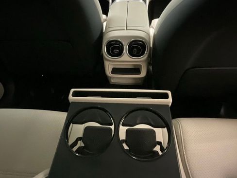 Used 2024 Mercedes-Benz GLC 300 4MATIC image 15