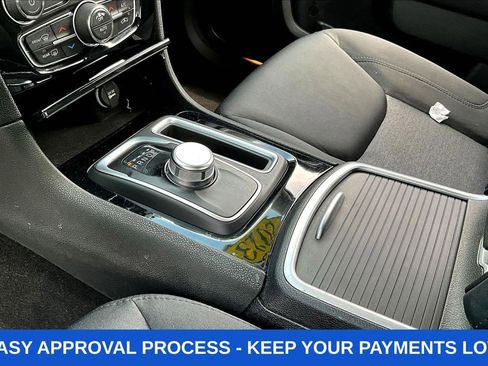 Used 2023 Chrysler 300 Touring w/ Sport Appearance Package RWD image 21